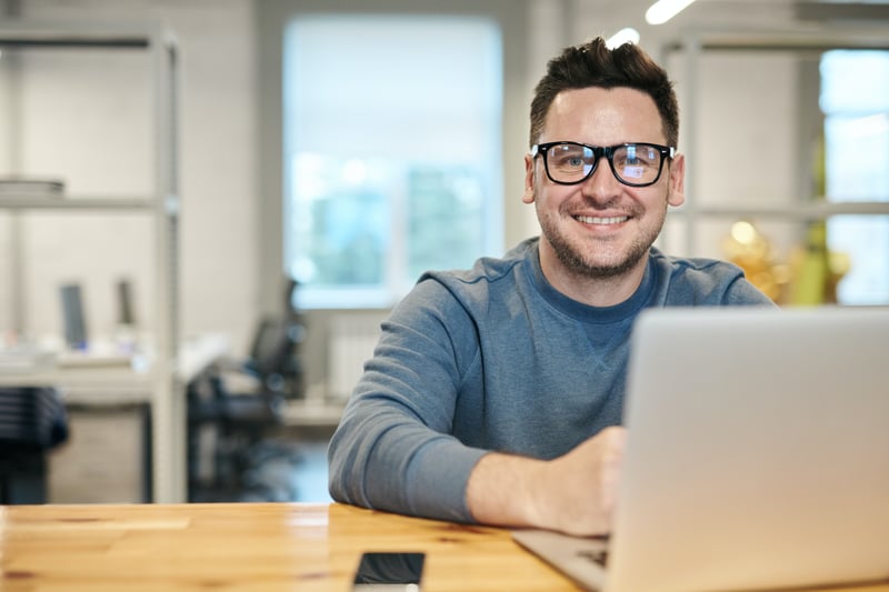 photo-of-man-wearing-eyeglasses-3184611